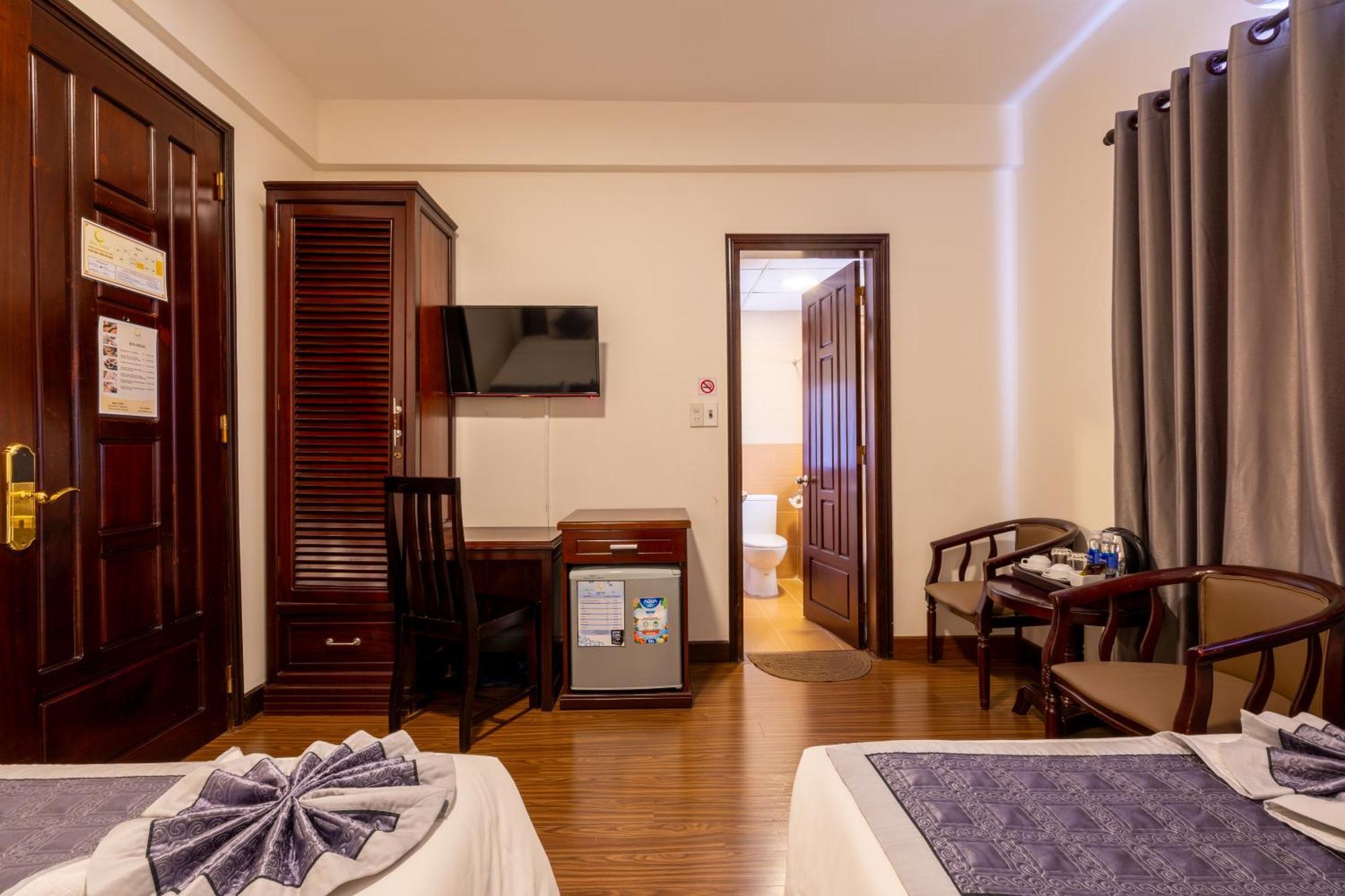 Baly Hotel Hue Exterior foto