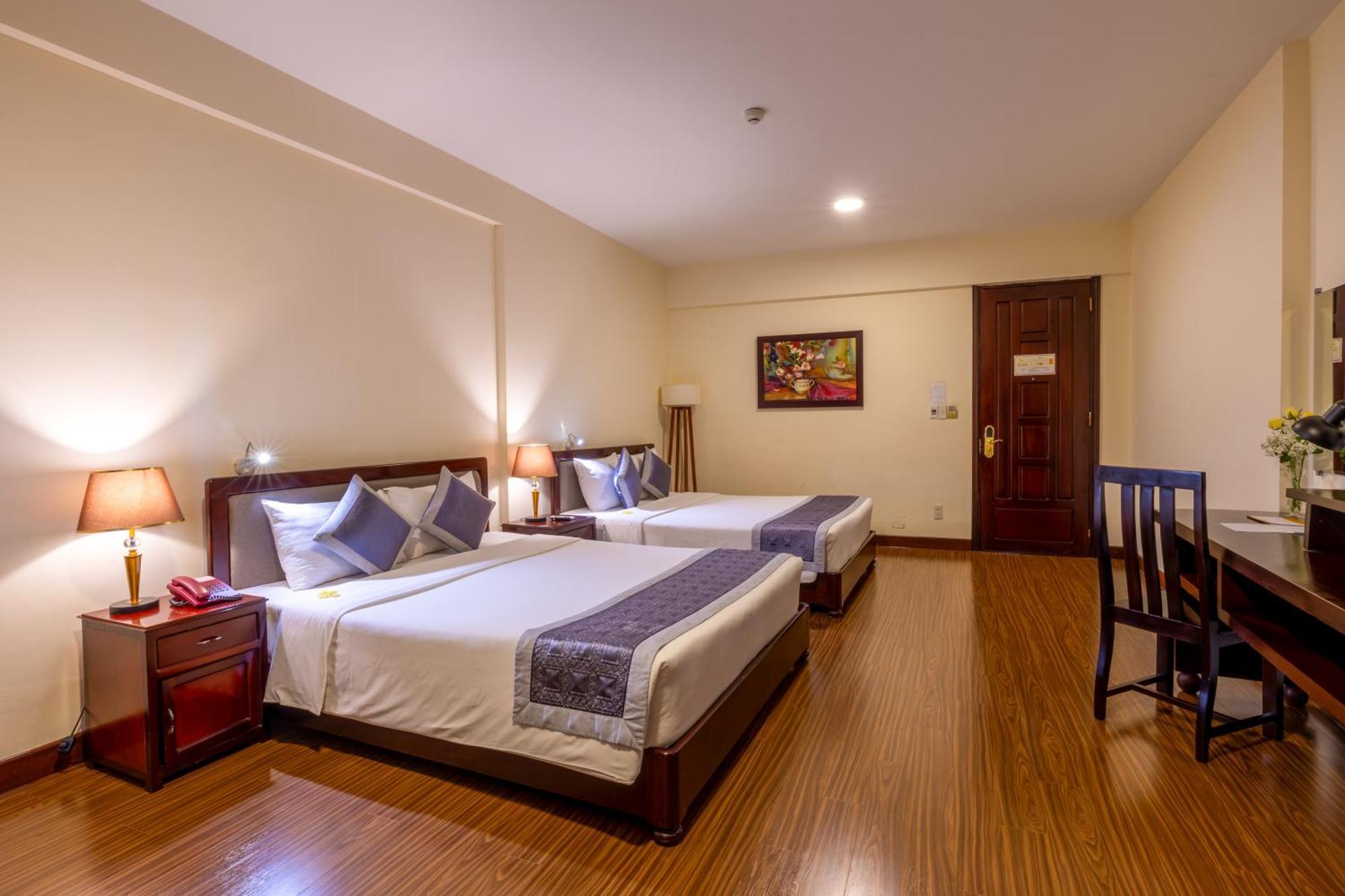 Baly Hotel Hue Exterior foto