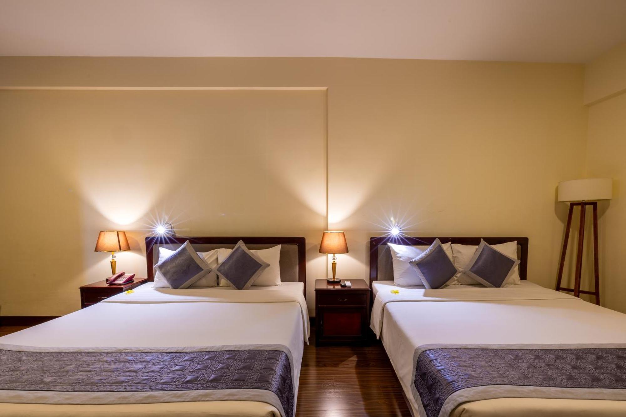 Baly Hotel Hue Exterior foto