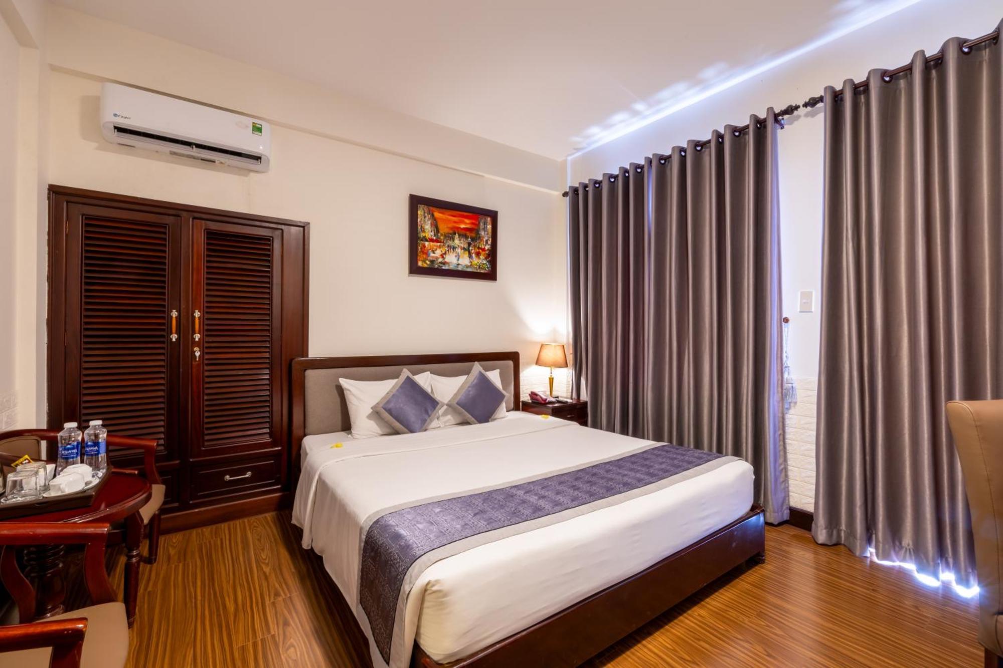 Baly Hotel Hue Exterior foto
